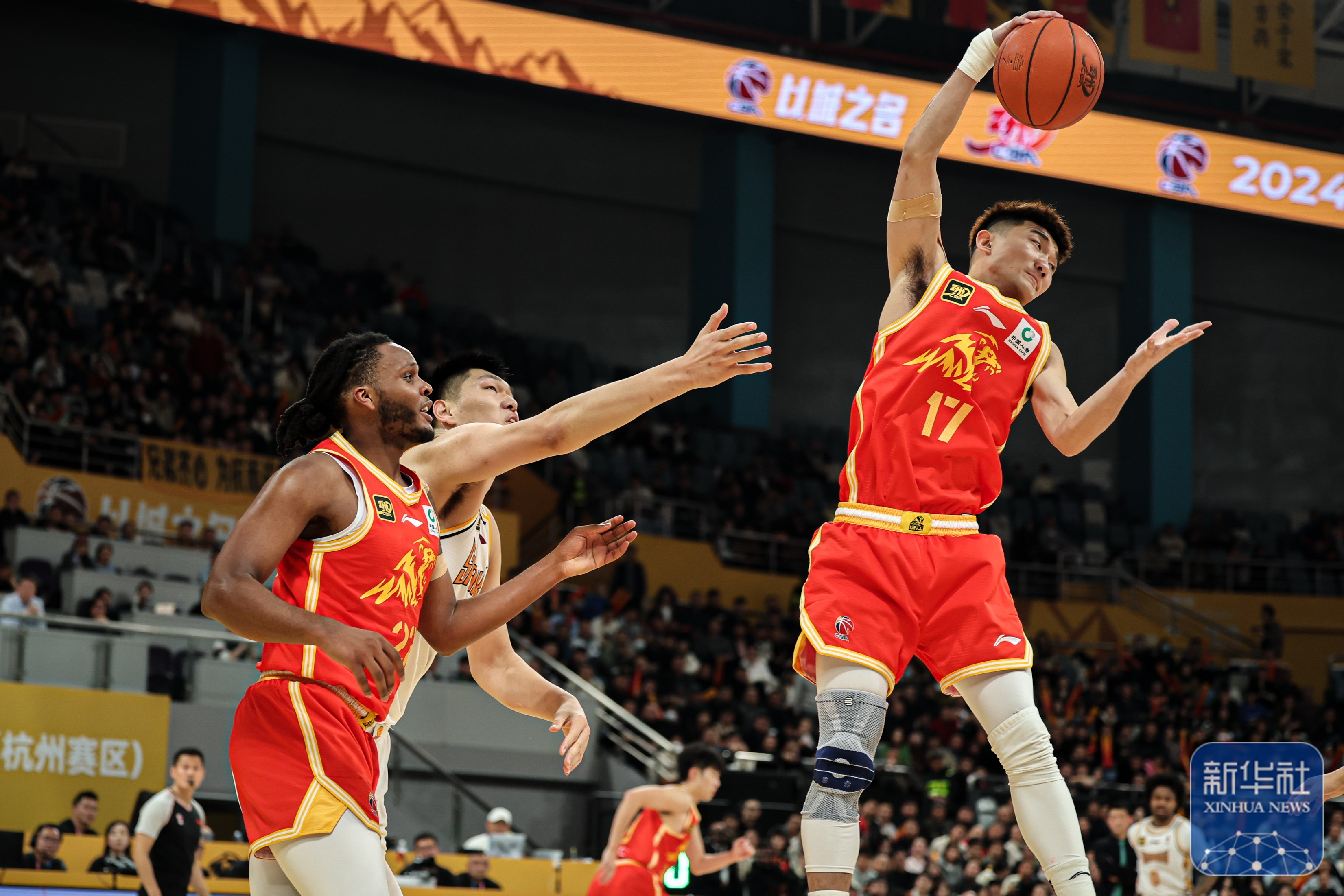 关于风云突变！上海海港今晨篮板制胜；CBA常规赛版图或变；信心回归；纪律约束更严格的信息-米兰体育入口