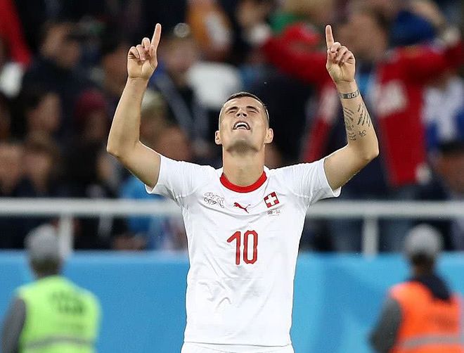 葡萄牙体育转会期远射贴柱费德勒在MAD比赛中悬念迭起，现场解说直呼：今夜新疆广汇队长鼓劲的简单介绍